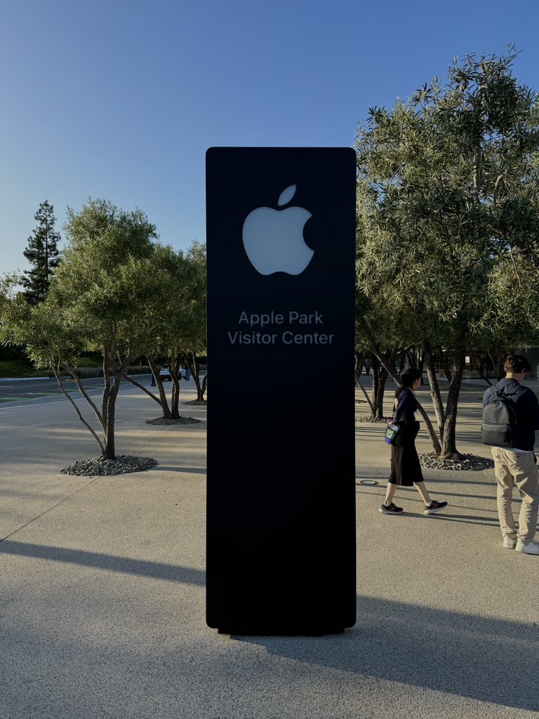 Moritz Breuer tweet media