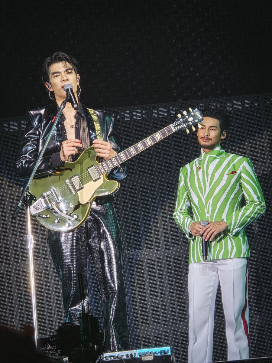 memorymileapo's tweet photo. รักแรกพบ 

#AUTHENTICMILECONCERT
@milephakphum ♡ @Nnattawin1 #MilePhakphum #Nnattawin  
#มายอาโป #MileApo https://t.co/mXDzTVnBdD