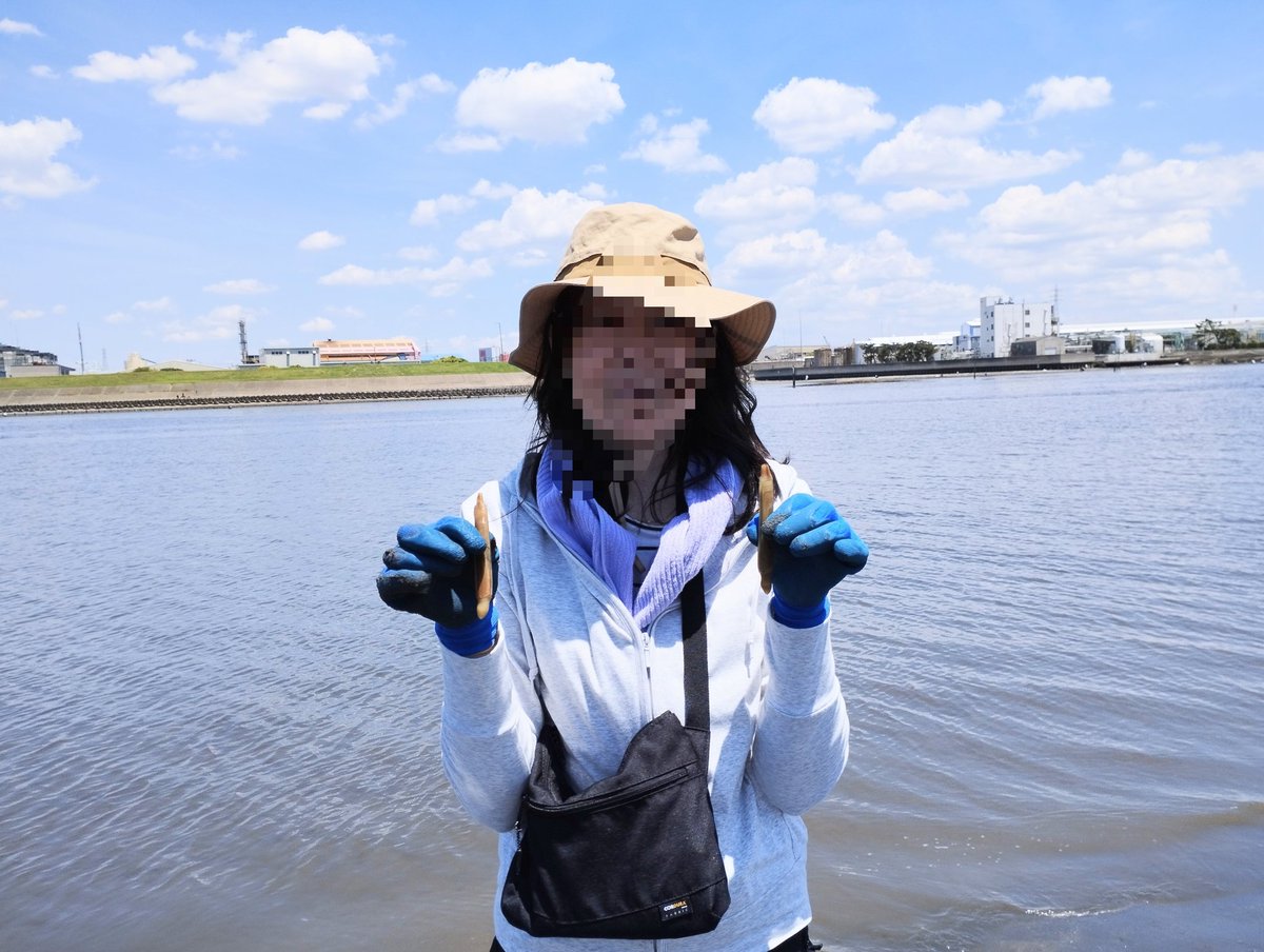 doinichan's tweet photo. 今日は妻と弟とその倅とで江戸川潮干狩り♪
マテ貝をたくさん採りました。
これは楽しいね、年中行事にしよう。 https://t.co/XxQ9E0ZsGq