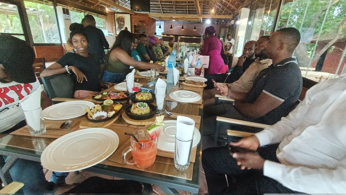 FemiDlive's tweet image. The #GoodToGreat Dinner with the Dataphyte team.

@Dataphytefdn @Dataphyte @DataphytAcademy  @DataphyteUK @GolokaAnalytics  NubiaAI

cc: @jayangbayi  @FemiDlive 

#GoodtoGreat #DoTheatre #Dataphyte
