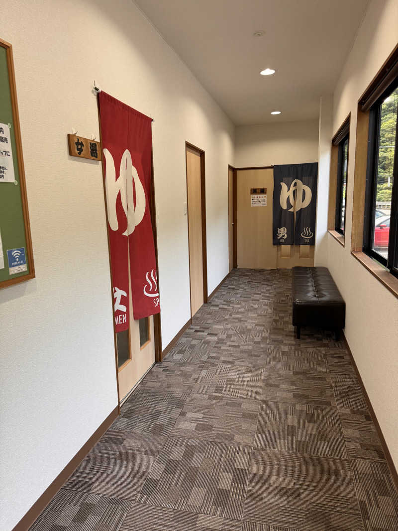Taka101_'s tweet photo. 行って来ました！
和歌山県紀の川市神通にある神が通るっと書いてその名は神通温泉！

18時にin券売機で入浴料とサウナ料のチケットを買い(現金のみ)チケットを持ち受付へ
受付ではサ... (＠ 神通温泉 in 和歌山県, 紀の川市) https://t.co/ST1pnlyF1n https://t.co/M1JmGX2lE1