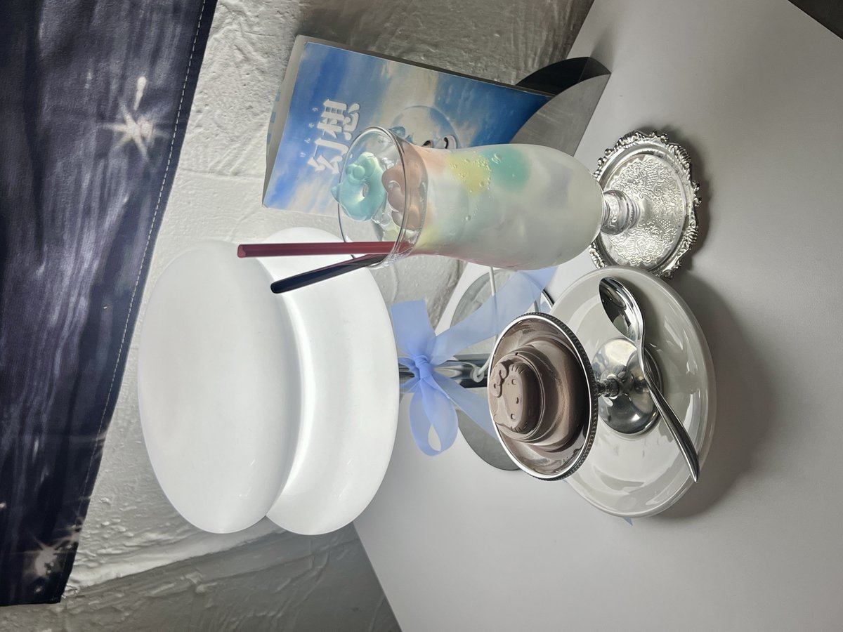 잘먹는 여자 혼자 7시간동안
밥 2번, 카페 3번, 간식 2번 먹는 타래

in 수원 행궁동😋