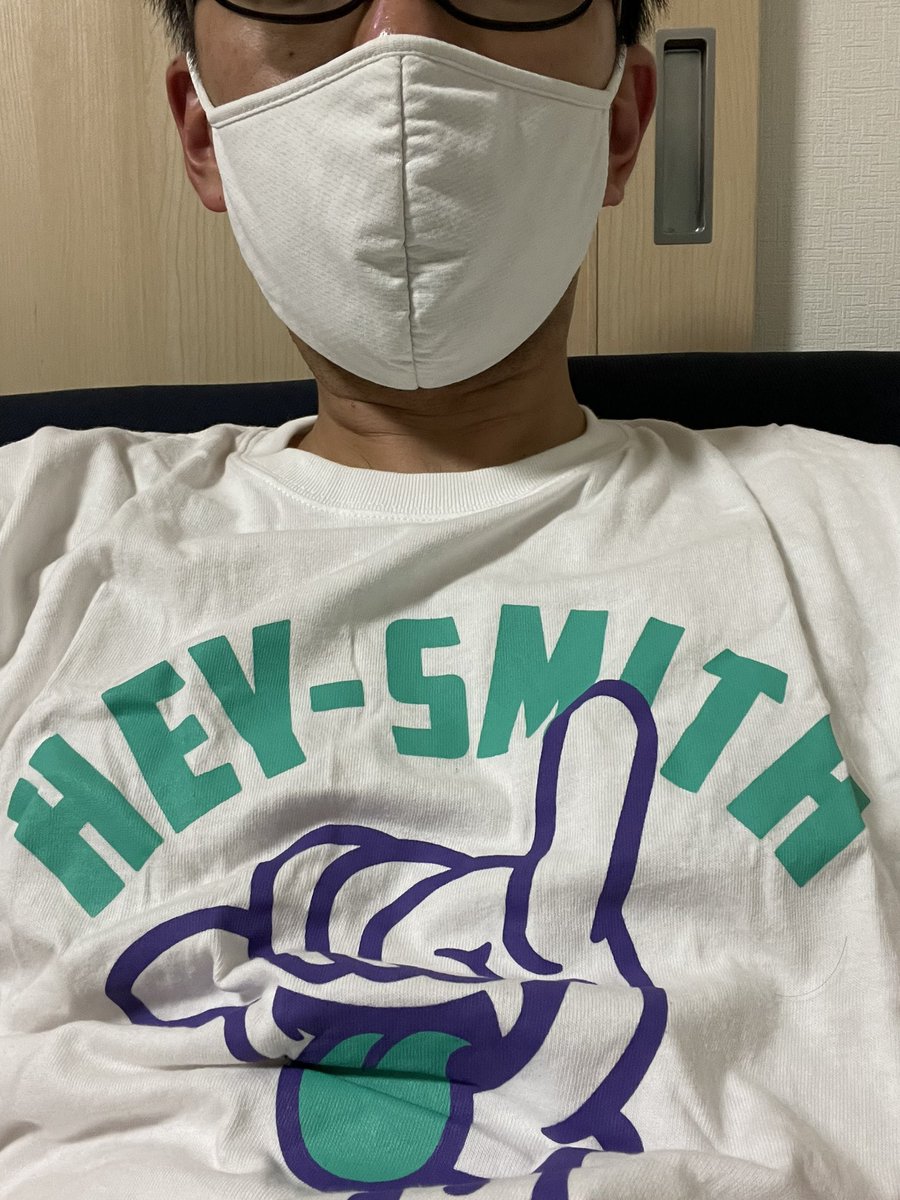 kn_cm_15's tweet photo. Tシャツだけでも着るっていう(TT)
#HEYSMITH
#RestInPunkTour
#10FEET https://t.co/Pv5dhqy0uW