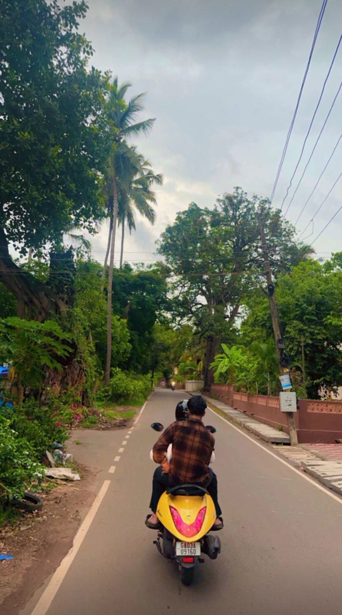 HAPPYY_PRINCE's tweet photo. Kon kehta hain june me goa nahi jate 🙂
Hame to June bhi itni mahobbat hain Goa se 😍🏖️ https://t.co/DFB6DVYQQa