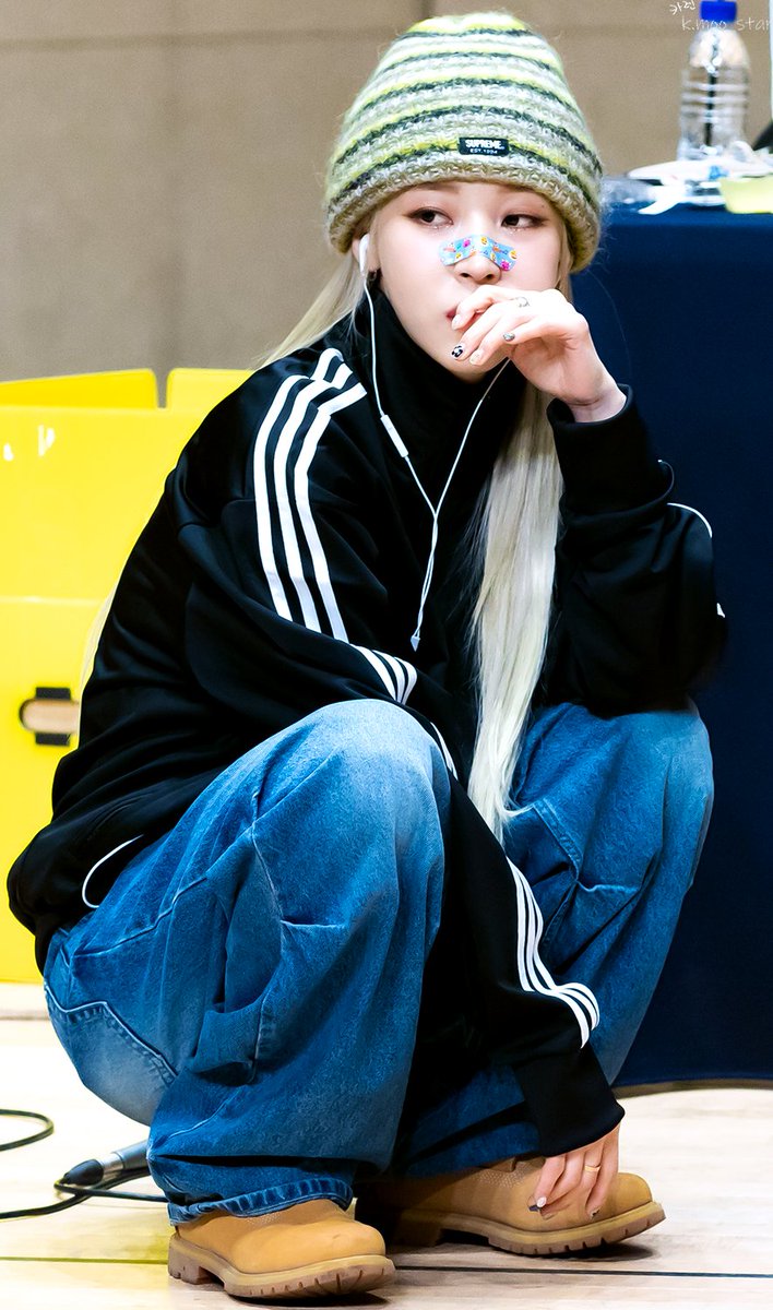 k_moo_star's tweet photo. [ Moonbyul 🐹 ]               
DMM Offline Fansign 240303 (5)          
🍭🍭🍭🍭

#Mamamoo #마마무 #Moonbyul #文星伊 #玟星 #문별 #문별이 #MOONBYUL #MoonByul #ムンビョル #Starlit_of_Muse https://t.co/Xk8H7D7jni