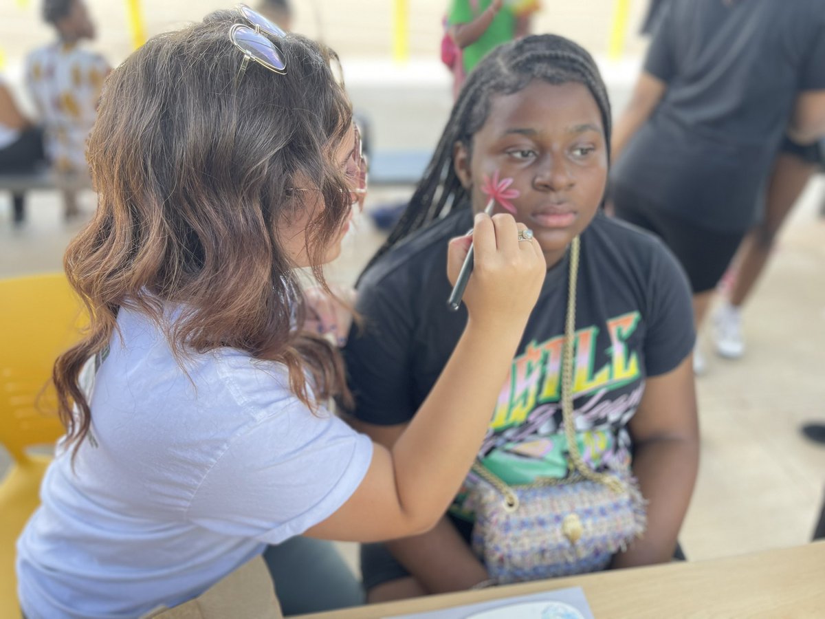 kenmoor_middle's tweet photo. We had our final end of year event for 7th grade! The block party was a HUGE success and students truly enjoyed themselves! In just a few days, SY 23-24 will come to an end⦠#summercountdown https://t.co/ptRsBD8RTd