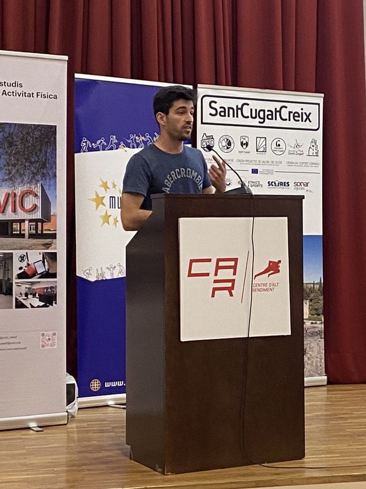 CB_Granollers's tweet photo. Ahir en @GuillemNiSo va presentar els resultats d'aquesta temporada dins del projecte @sonar_injuries.

Volem felicitar a l'equip del Sonar pel projecte i també a @SantCugatCreix per l'esdeveniment i pels 10 anys.

#somcbg https://t.co/lDiYPhVcij