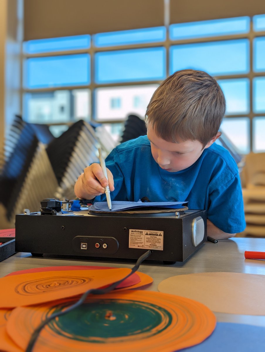 CMSMPlay's tweet photo. Tech Tinkerers Camp - Do you have a “tinkerer” who is always wondering how things work or what is inside simple electronics? In this camp, kids will be able to create and innovate, take things apart and collaborate. Learn more about Tech Tinkerers Camp: https://t.co/ZnRW6twnQe https://t.co/1ccZGL8rYp