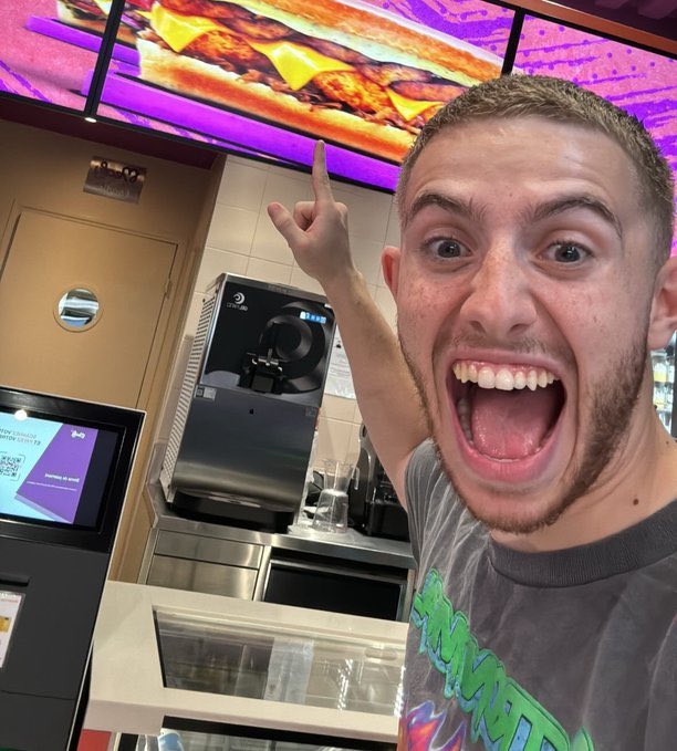 GOSSIP ROOM tweet media