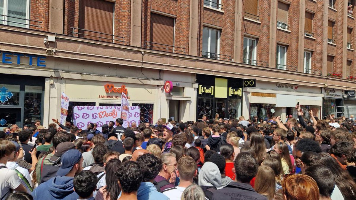 GOSSIP ROOM tweet media