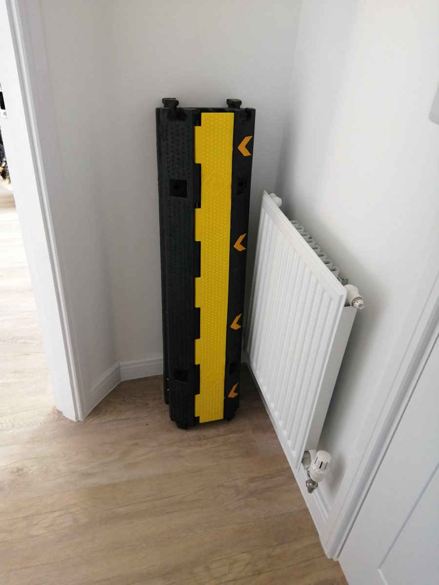 StepsShe's tweet photo. Me being prepared for Monday and our home charging future 💚 https://t.co/vWiisN6vly