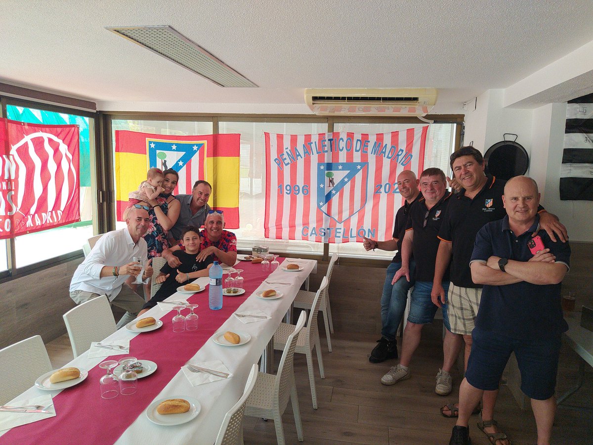 ATMCastellon's tweet photo. Peña Atlético de Castellón, celebrando comida de final de temporada https://t.co/foWYrntBiO