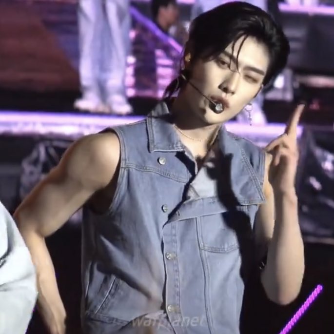 ricky's muscles are no joke 😵‍💫