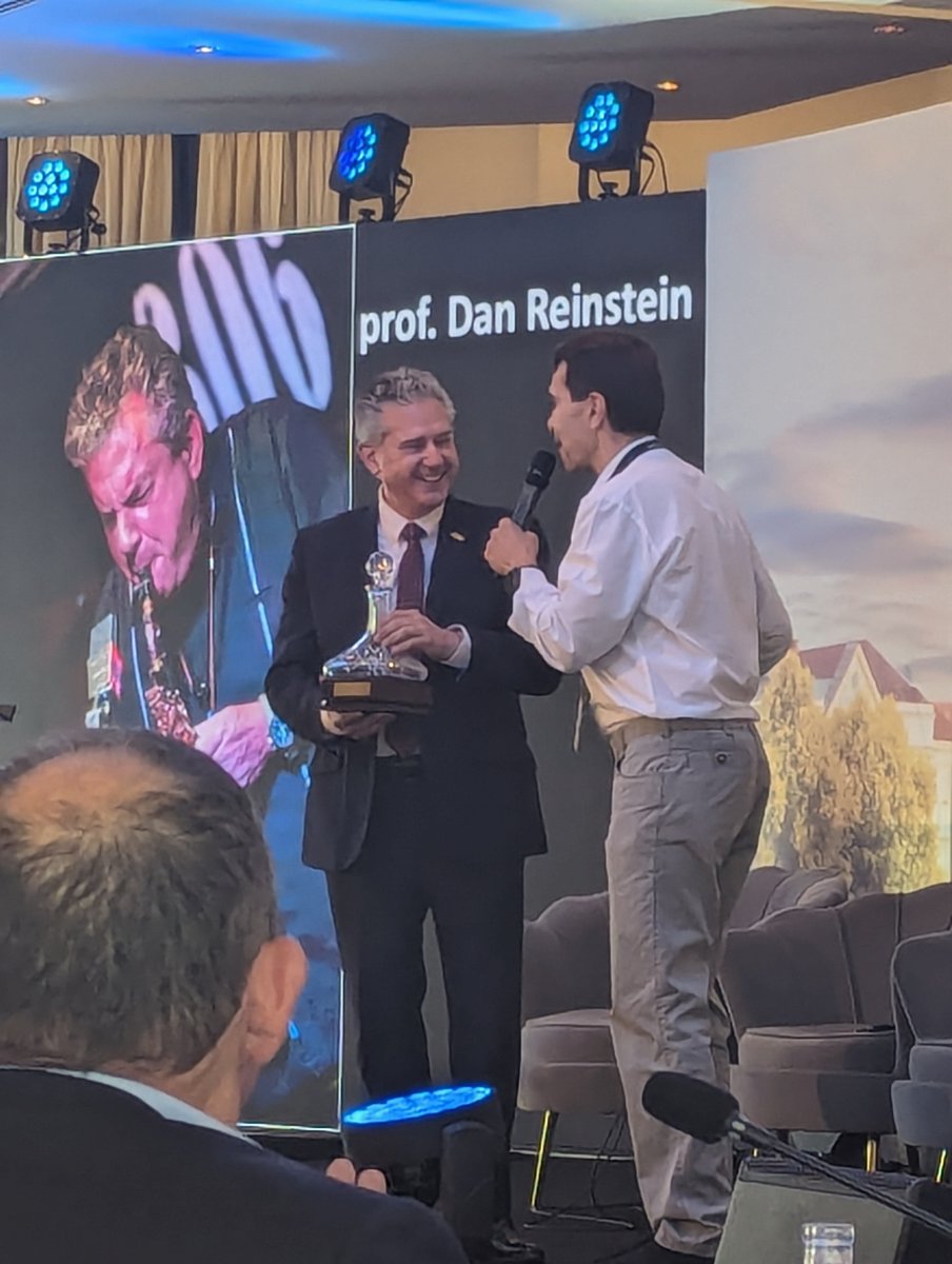 AECOS (@aecosurgery) on Twitter photo 2024 #AECOSEurope Day 2: <a href="/DrDanReinstein/">Prof Dan Reinstein</a> receives the Joseph Colin Award from #AECOS president Pavel Stodulka. 2024 #AECOSEurope Day 2: <a href="/DrDanReinstein/">Prof Dan Reinstein</a> receives the Joseph Colin Award from #AECOS president Pavel Stodulka.