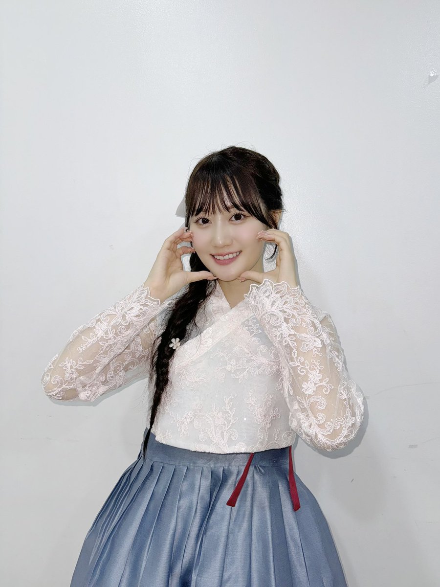 yui_ogura_815's tweet photo. ♡韓国での初ファンミーティング♡
　「Yui Ogura Fan Meeting in            
　　Seoul(presented by KOE)」
　　　　　　　　
여러분　감사합니다〜(*´꒳`*)🇰🇷✨

はじめてのチマチョゴリ🫶🥹
1部ではピンク🩷2部ではブルーでした💙

모두와 만나서 너무 행복한 시간이었어요!
꼭 또 만나요~☺️ 사랑해♡

#小倉唯 #KOE_KOREA 
#오구라유이