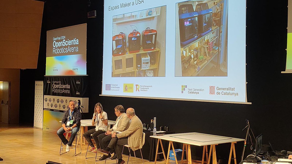 EscolesFEDAC's tweet photo. @marccamacho_twt Sí!! Presents i protagonistes!! 
La tecnologia revoluciona el #ROL docent. #aprenem #TACtil #avuixdemà @AinhoaBarrionu1 https://t.co/a1llIQGCYr