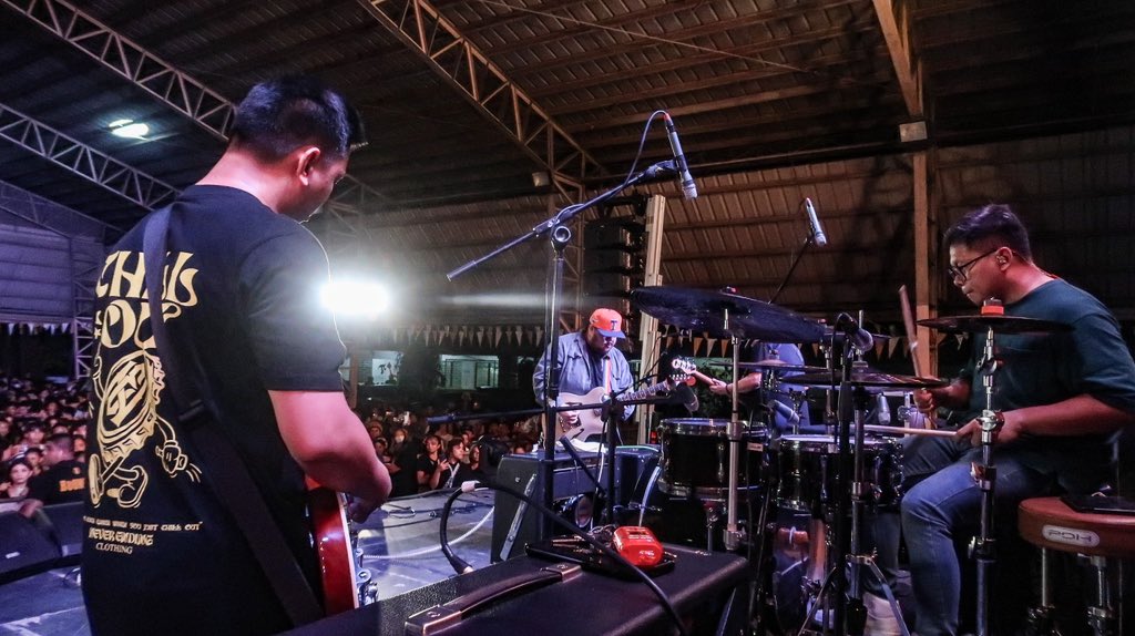 mayonnaisemusic's tweet photo. #YRWeekend @ Santolan, Pasig 🙏
#MayoNation #YellowRoomPH https://t.co/wmVIGb1lPM