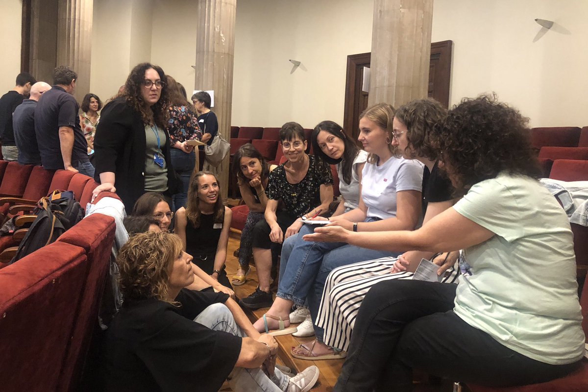 annabonet's tweet photo. @nnadalb @icscat I finalment, vam dedicar la darrera part de la Jornada a la #formació. En aquesta ocasió ens vam centrar en com podem #liderar i #organitzar #reunions #efectives que ens permitin obtenir els millors #resultats
Vam utilitzar una estratègia formativa inversa. Ens vam repartir … https://t.co/7WGZv0hun6