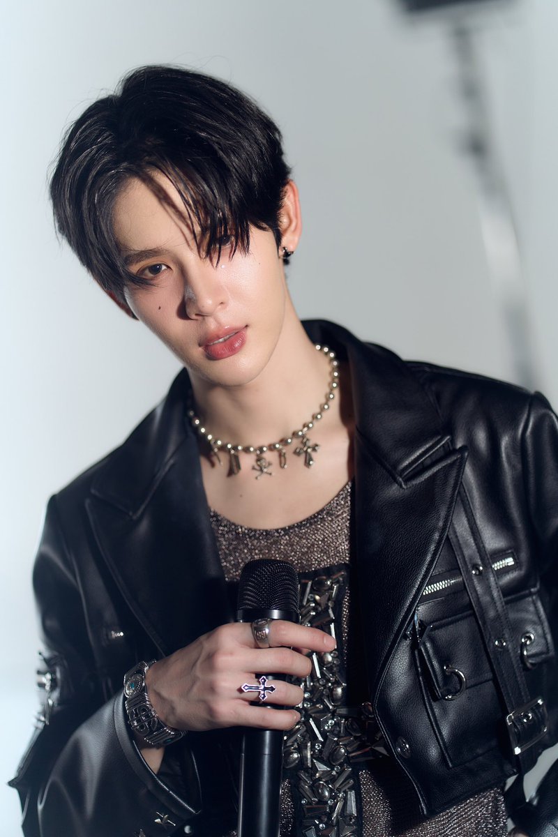JS tweet media