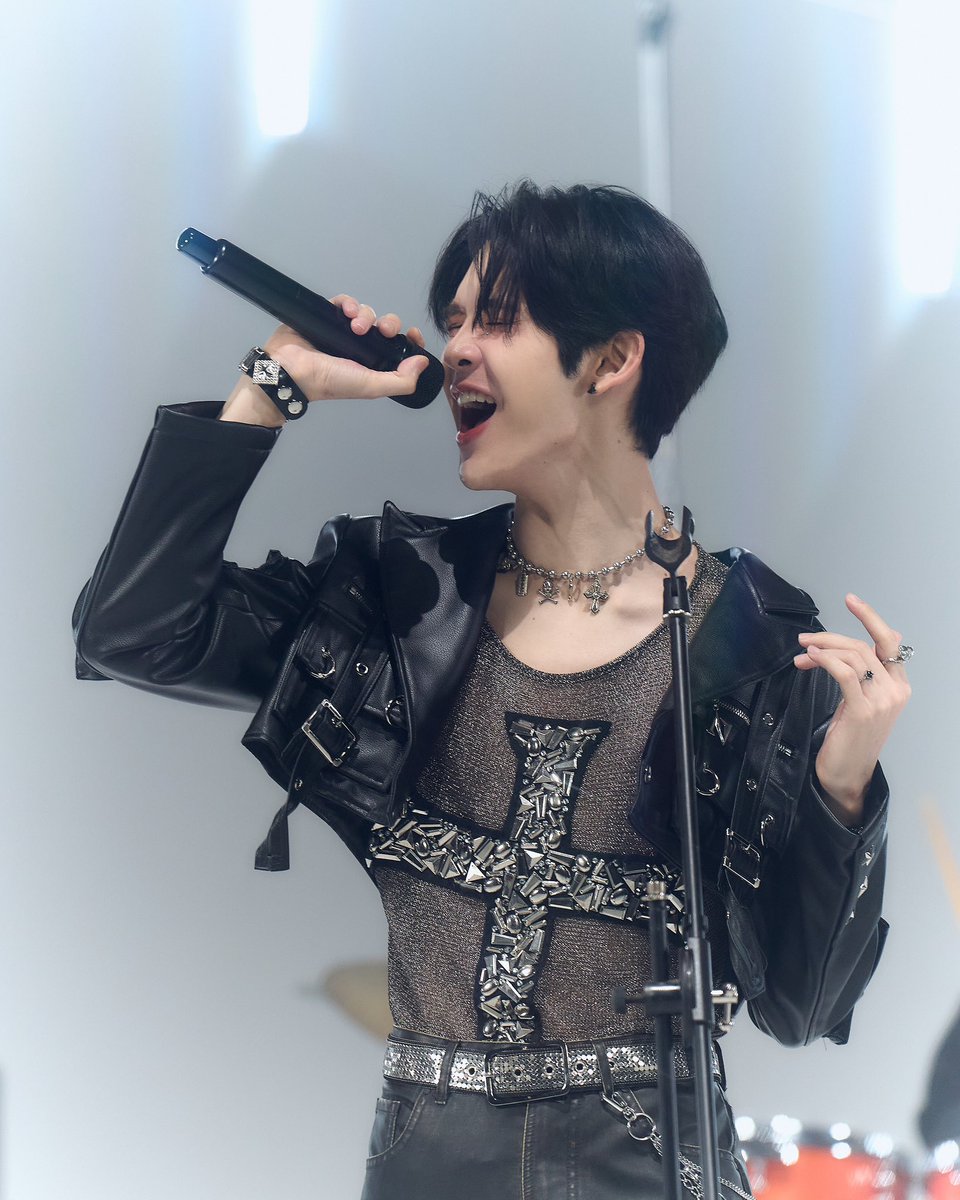 JS tweet media