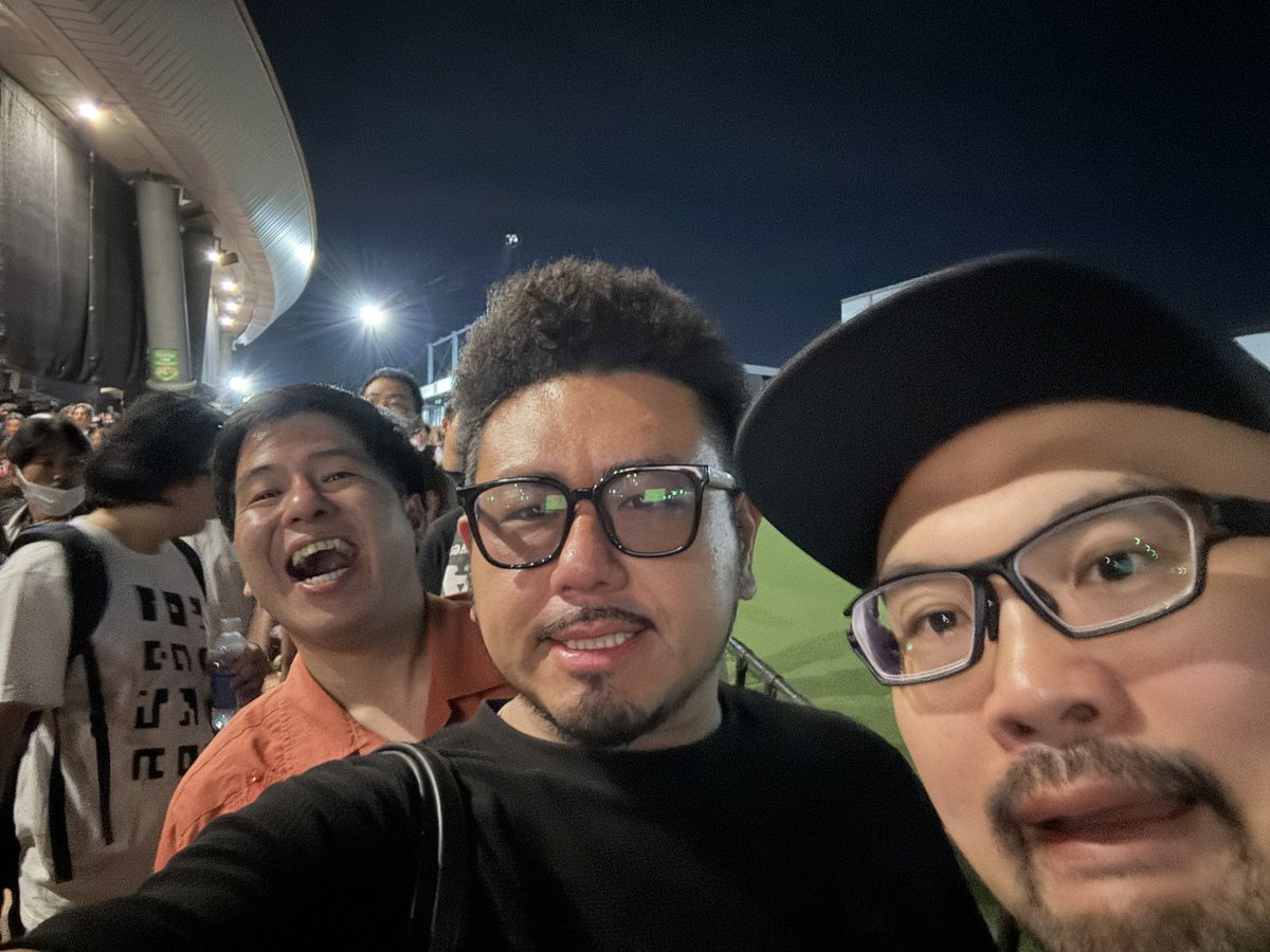 kinno06's tweet photo. チャンスの時間で一緒にパチンコを打ったGLAYのHISASHIさんにライブ誘って頂いてベルーナドーム行ってきました！！

いやー最高！！GLAY最高！！めちゃくちゃ良かった！！

30周年おめでとうございます！！

TERUさんお誕生日おめでとうございます！！ https://t.co/7NEUwzVPVi