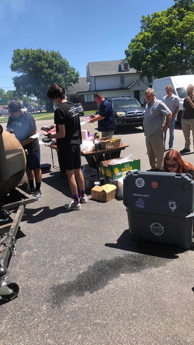 Thanks to everyone who came out to our pop-up yesterday @ Crestwood Hardware 🫡 we hope to serve you again real 🔜🔥🌭