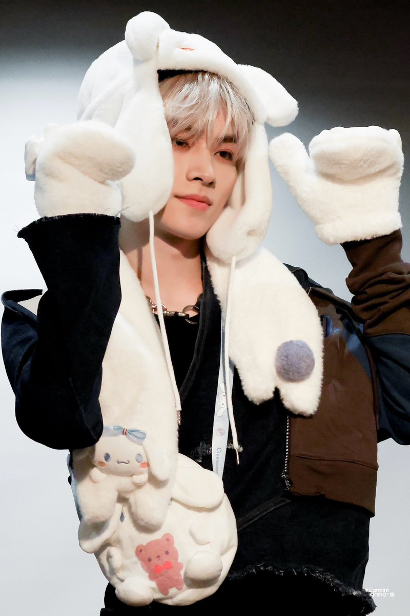 𝟮𝟰𝟬𝟲𝟬𝟴 smstore 

＃肖俊  #XIAOJUN  #샤오쥔 
 #シャオジュン #WayV