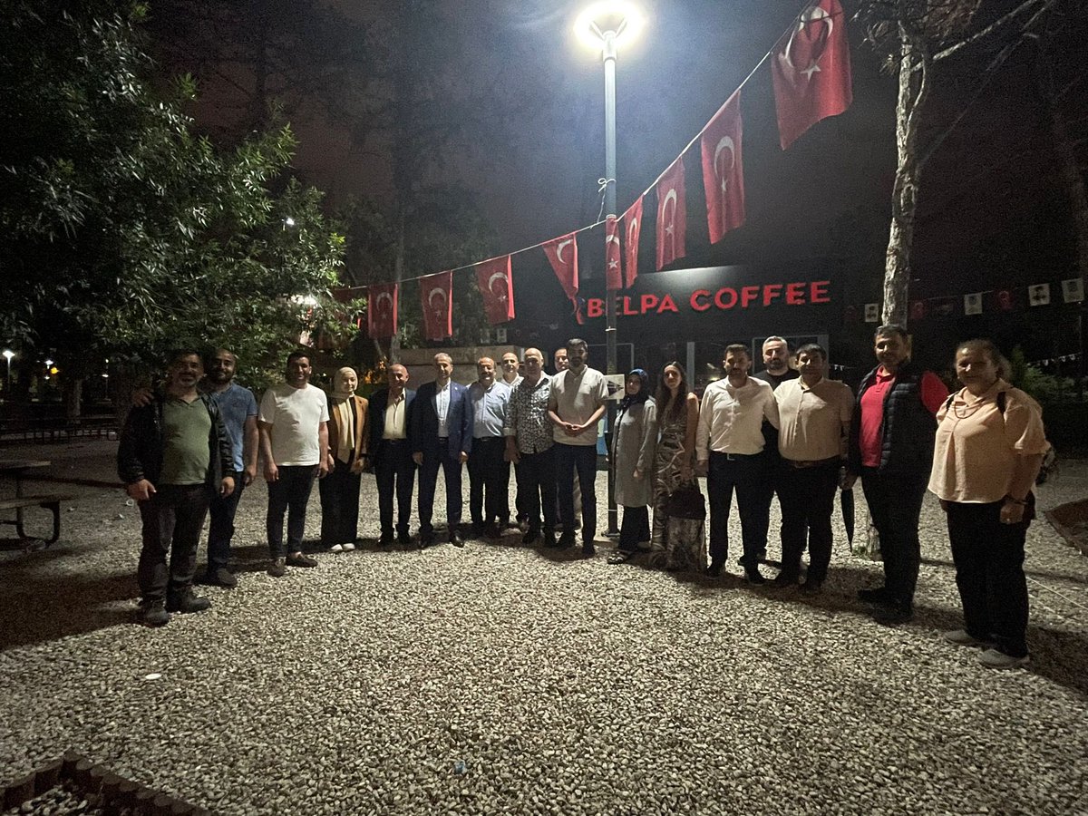 SivisMeryem's tweet photo. Yolların karanlığı mı olur güzel dostlarla…
Bize hakiki dostlar gerek;çakal heryerde var…
Nutku Akın Başkanlığında;güzel dostlarla güzel hasbihal,muhteşem geceye…🙏🙏 https://t.co/5IeEbiRYt7
