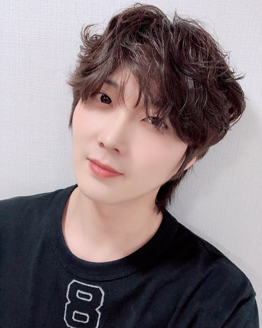 UpdateKBoys's tweet image. 🎉🎂 Hoje, o Changhyun (ex-SHU-I), está completando 36 anos. Parabéns! 

Nós desejamos um feliz aniversário, muita saúde e sucesso em sua carreira! 🥳✨

HAPPY CHANGHYUN DAY
#HAPPYCHANGHYUNDAY
#SHUI #슈아이
#CHANGHYUN #창현