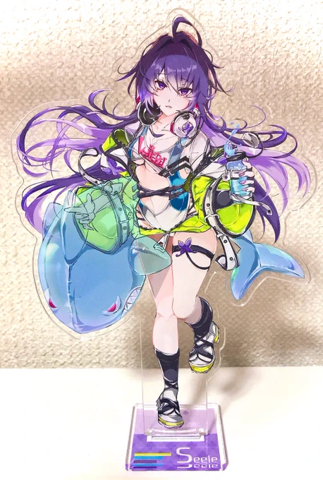 水着ゼーレと水着ブローニャのアクリルスタンド!!!!!!!!!!!!!!!飾りました!!!!!!!!!!!!!!!#ゼレブロ #bronseele 