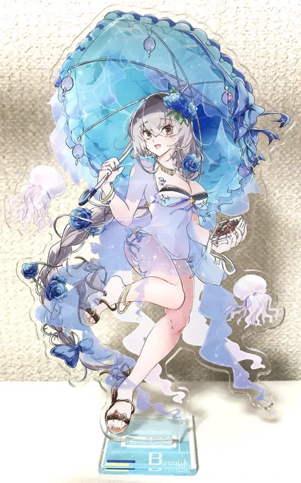 水着ゼーレと水着ブローニャのアクリルスタンド!!!!!!!!!!!!!!!飾りました!!!!!!!!!!!!!!!#ゼレブロ #bronseele 