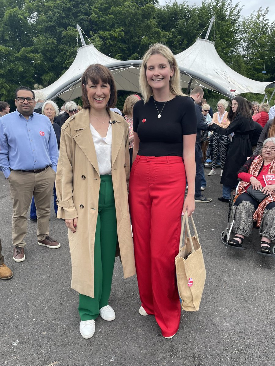 A privilege to discuss Havant and the economy with the Shadow Chancellor of the Exchequer, the phonemonal Rachel Reeves. I’ll always put Havant front and centre as your MP.