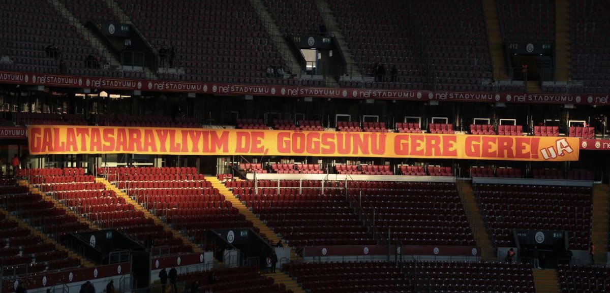 ultrAslanUNI's tweet photo. GALATASARAYLIYIM DE GÖĞSÜNÜ GERE GERE! #ultrAslanUNI https://t.co/6FrpubMJPW