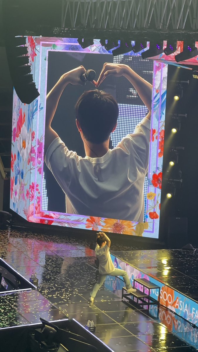 DODBBONG's tweet photo. 너무 사랑스러운 사진임....
도경수 사랑헤( ༎ຶŎ༎ຶ )🩷 https://t.co/kbM5gAhrqb