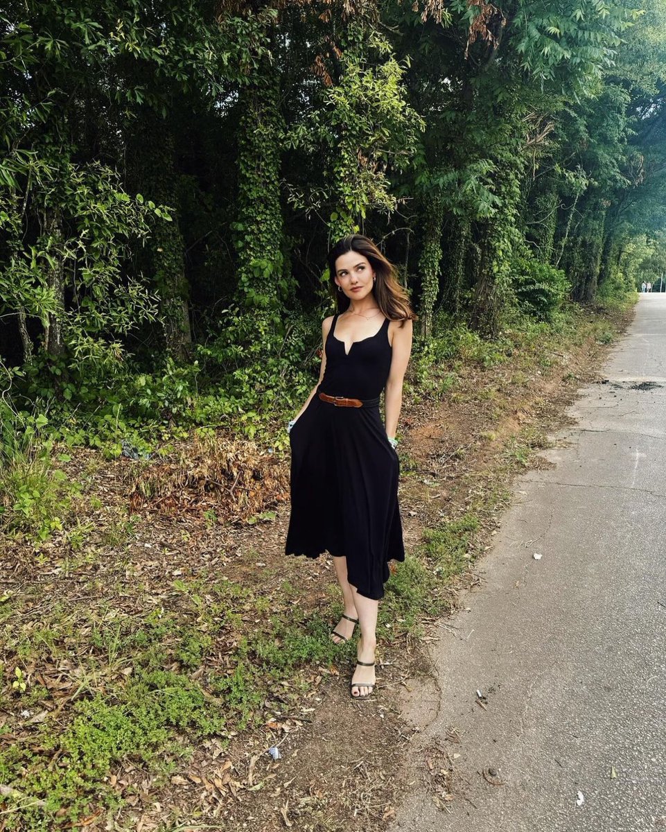 Danielle campbell Fan tweet media