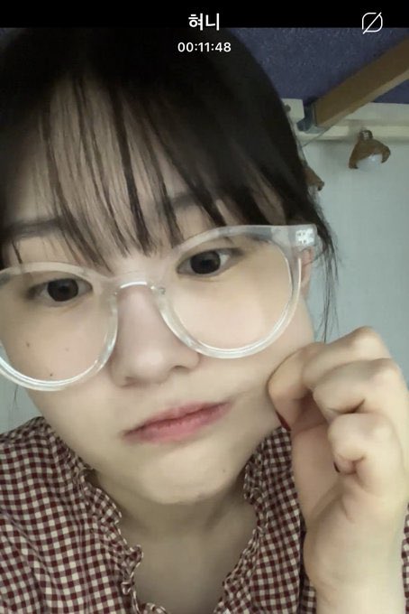 chaehyun_bby's tweet photo. CHEEKS https://t.co/CPpt01V6P4