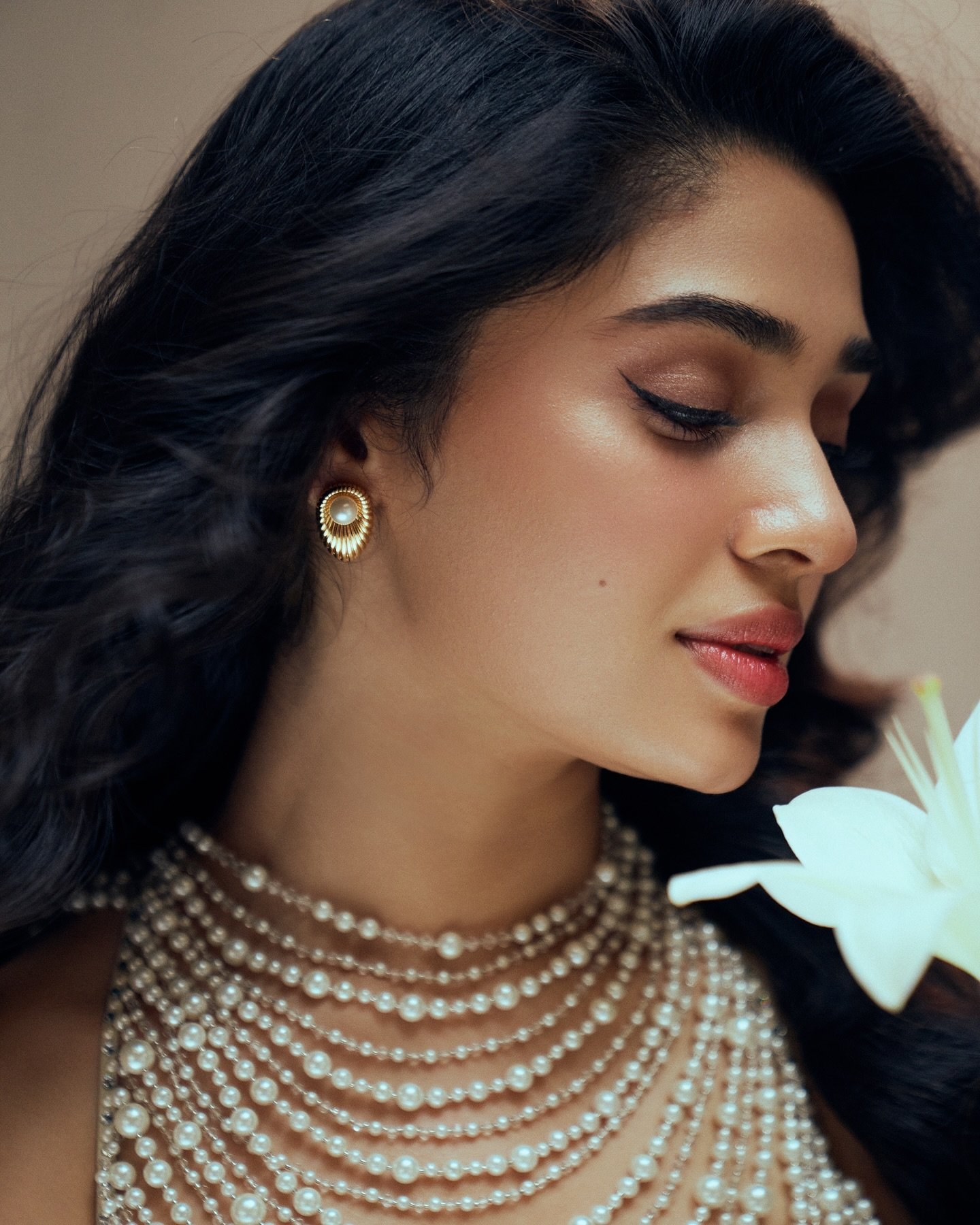 GPjWYWkaYAAxuXw?format=jpg&name=large