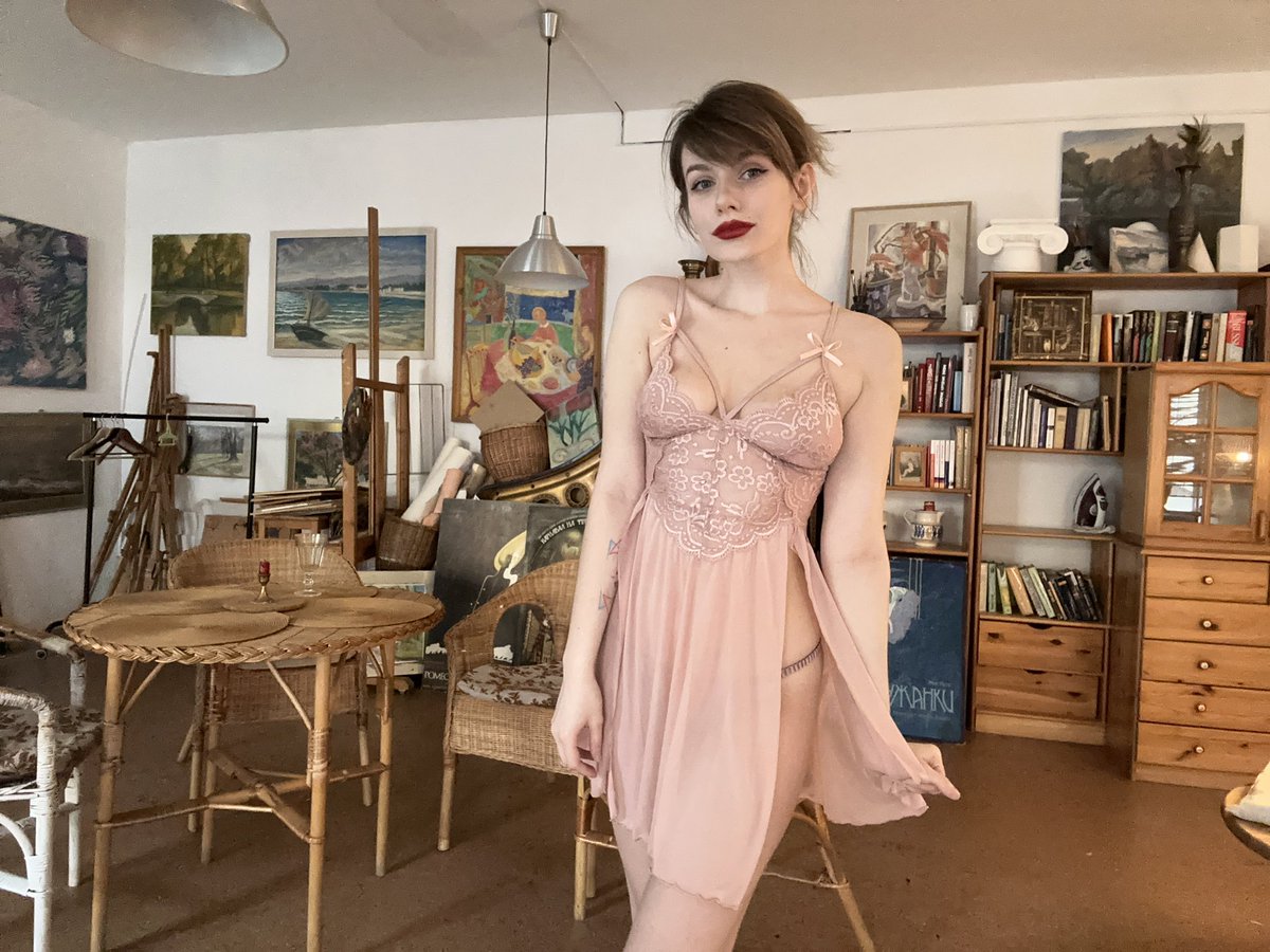 Today my birthday 🎂 🥳
subscribe me to fansly.com/Ellfeeel