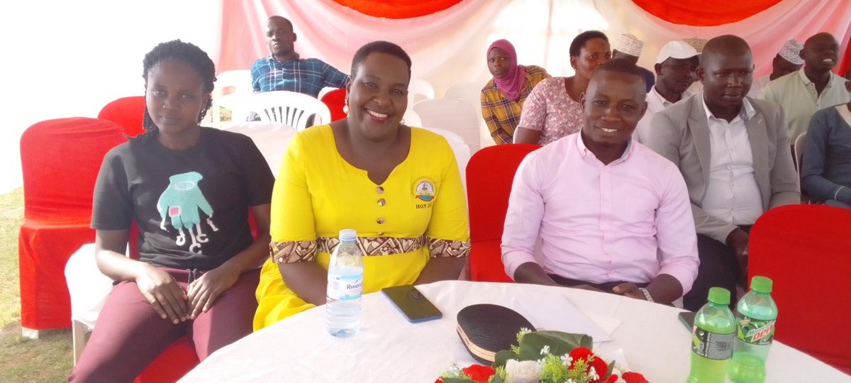 SBS901fm's tweet photo. Happening now at Kabwohe Main stadium is former Sheema District woman member of Parliament Hon Jacklet Rwabukurukuru meeting ghetto youths in the area. Later there will be two football matches. #sbsnews https://t.co/201FmUr62O