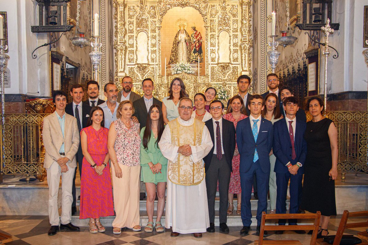 Hdad_Amargura's tweet photo. 𝐂𝐎𝐍𝐅𝐈𝐑𝐌𝐀𝐂𝐈𝐎𝐍𝐄𝐒

Con gran alegría, celebramos ayer el sacramento de la confirmación de un nutrido grupo de hermanos y feligreses, de manos de nuestro párroco y director espiritual D. Antero Pascual.

📸 @dposadaq 

@ParroqSanPedro https://t.co/65j74dOafE