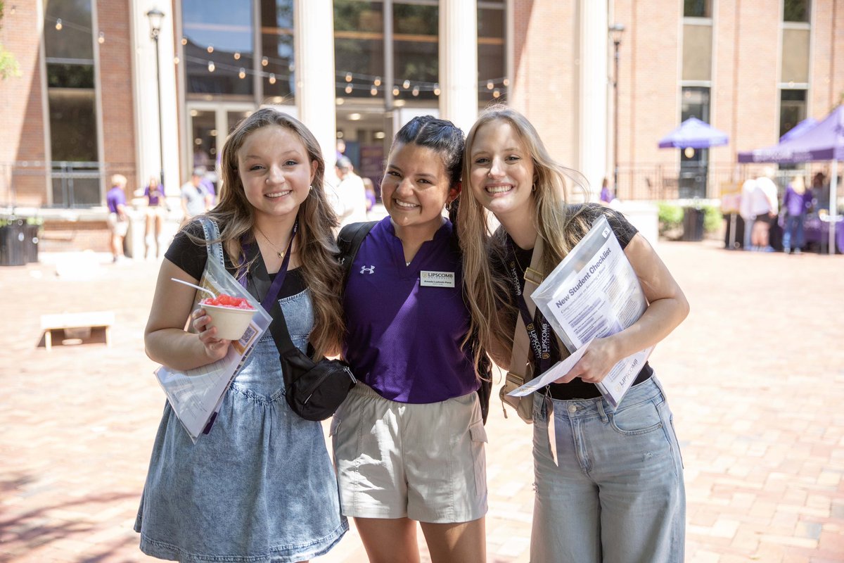 McQueenCandice's tweet photo. So great to meet our newest @lipscomb Bisons at our first of five New Student Orientations! Welcome HOME! I can't wait to see you on campus this fall! #LipscombBound https://t.co/HWBwBWabIP