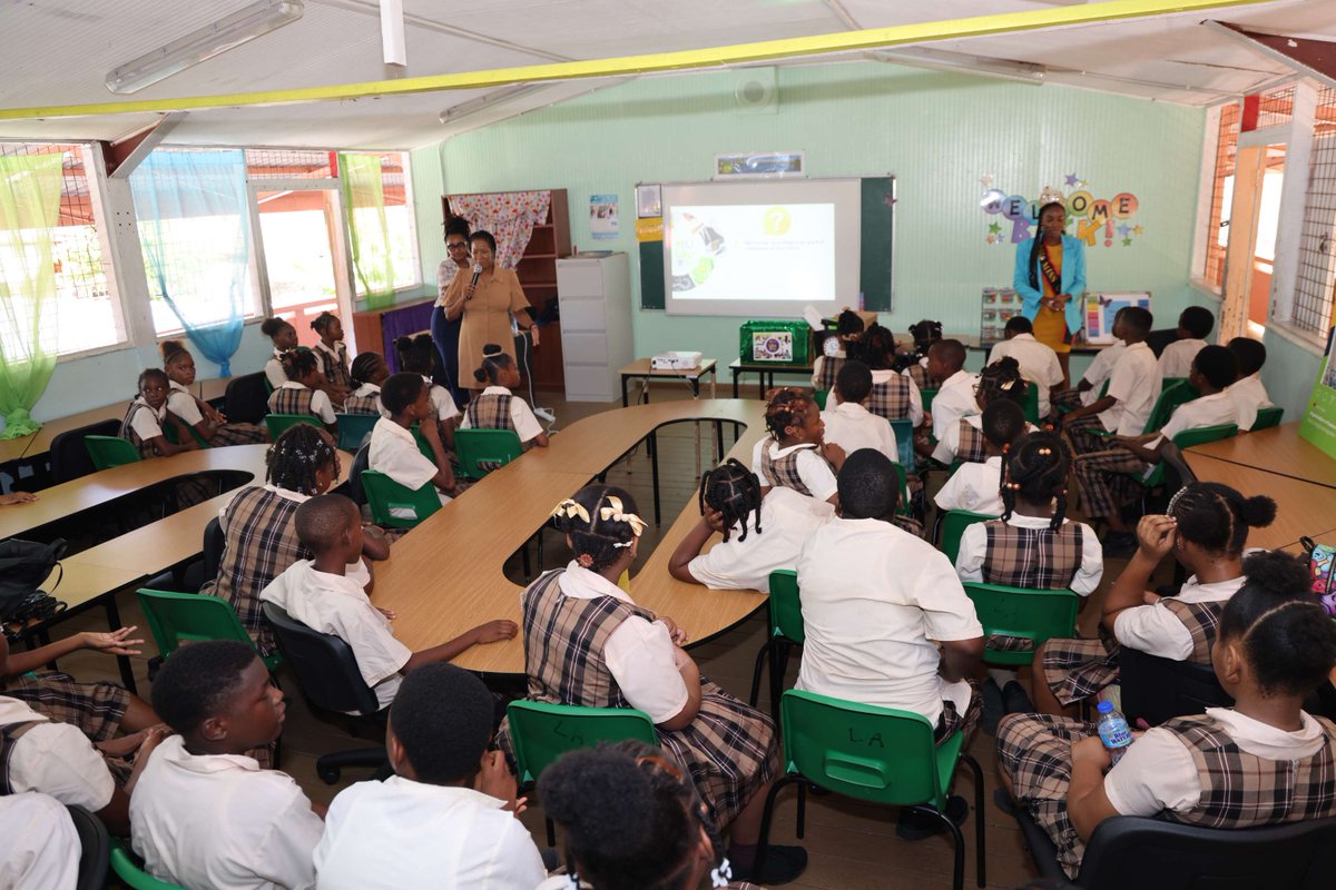 oecscommission's tweet photo. 📚✨ Our next stops were Gordon &amp; Walcott Memorial School with the reigning Miss OECS, and finally, La Croix Maingot Combined School and we loved connecting with these bright young minds! 🌟 #OECS43 #OECSDay https://t.co/m5Jwg0TYVJ