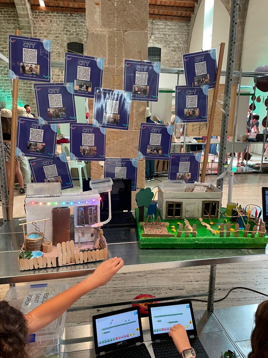 EscSantJordi's tweet photo. QUÈ FEM A L'ESCOLA?
L'experiència al #mSchoolsAwards2024 ha estat fantàstica amb els projectes presentats pel nostre equip STEAM Caleros. La ciutat del futur i T'he magic in me, van quedar finalistes!!! Enhorabona per la feina!!! 
@educaciocat 
@sebaixebre 
#makers 
#steam https://t.co/zt7DhcRVpV
