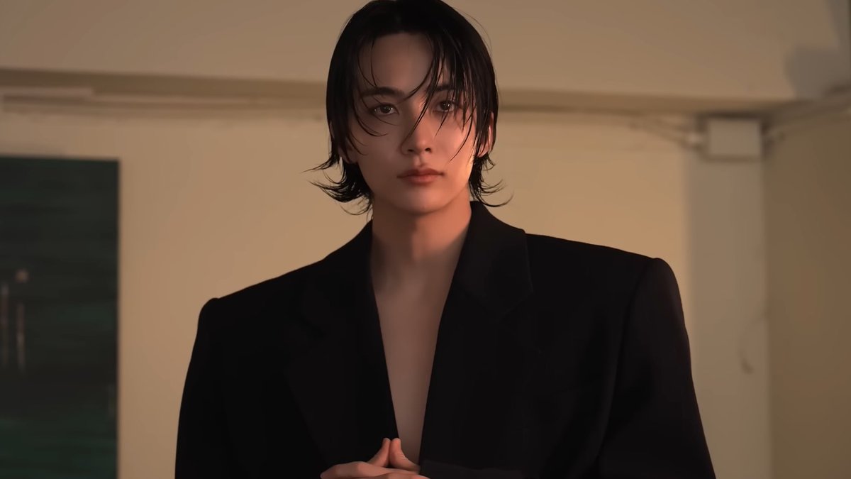sounds_of_cheol's tweet photo. yoon jeonghan. https://t.co/UY2h71Tc6G
