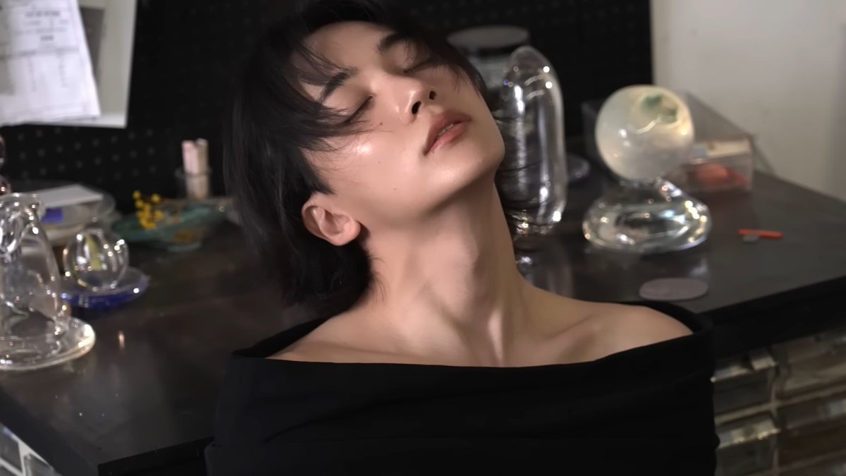 sounds_of_cheol's tweet photo. yoon jeonghan. https://t.co/UY2h71Tc6G