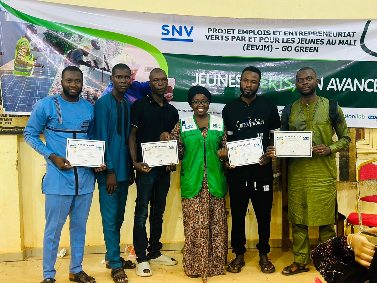 🏆 [JOUR 3] : L’édition 2️⃣0️⃣2️⃣4️⃣ du Green Youth Innovation Lab 💡 a pris fin. Ont été retenus : 
3️⃣9️⃣0️⃣ vertpreneurs pour l’incubation avec la remise d’une attestation de réussite 
2️⃣4️⃣3️⃣ vertpreneurs continuent de bénéficier de l’accompagnement des Green Coachs 

🗓️ : 5️⃣-7️⃣ juin