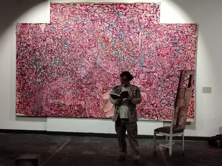 El año pasado, en el Museo del Cacao de Guayaquil, se exhibió la obra de Miguel Varea, uno de los últimos iconoclastas del arte ecuatoriano. Ahora se exhibe una gran exposición, curada por Susan Rocha y Ana Rosa Valdéz, en el MUNA.  Hay que visitarla. 
 @muna_ecu