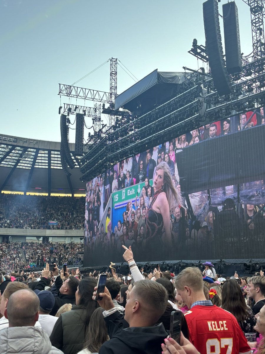 Stephanie✨ tweet media