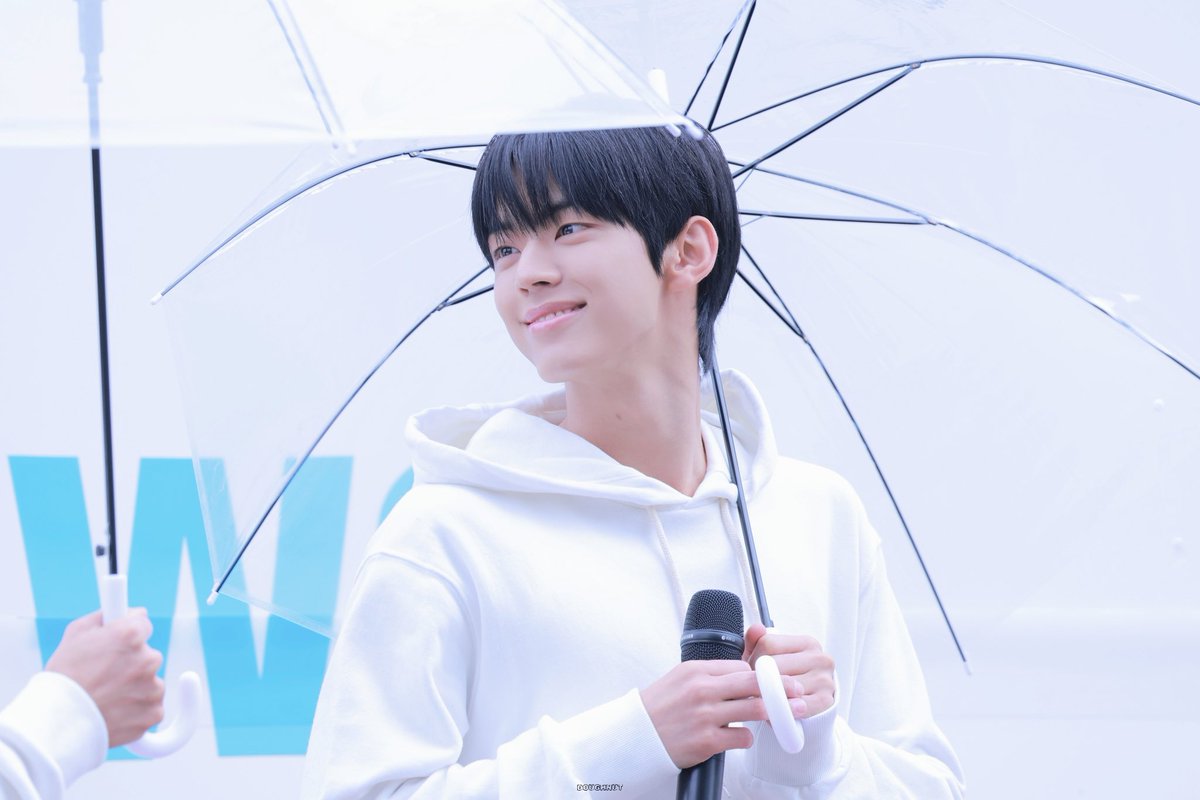 240608 음중 미팬 HD

우산 아래서☂️

#DOHOON #도훈
#TWS #투어스 #247WithUs
#トゥアス #ドフン