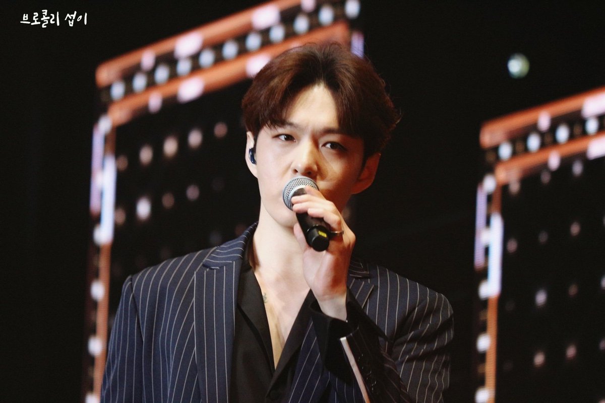 oni87949099's tweet photo. 20180908대만콘서트 https://t.co/Nf7ANhGbun